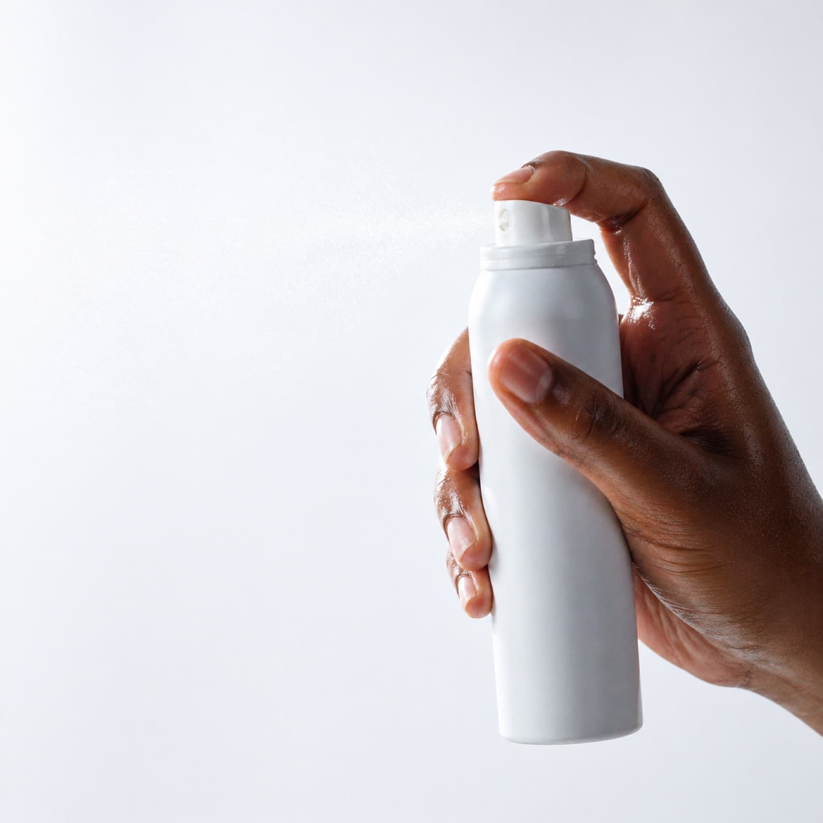 Deodorant spray for the surface-care layer.